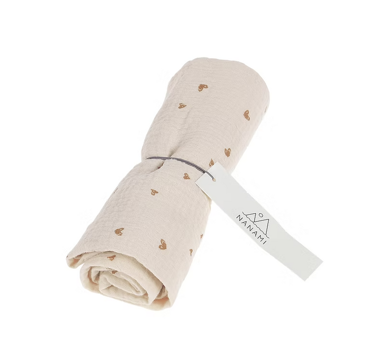 Arrullo con estampado de corazones