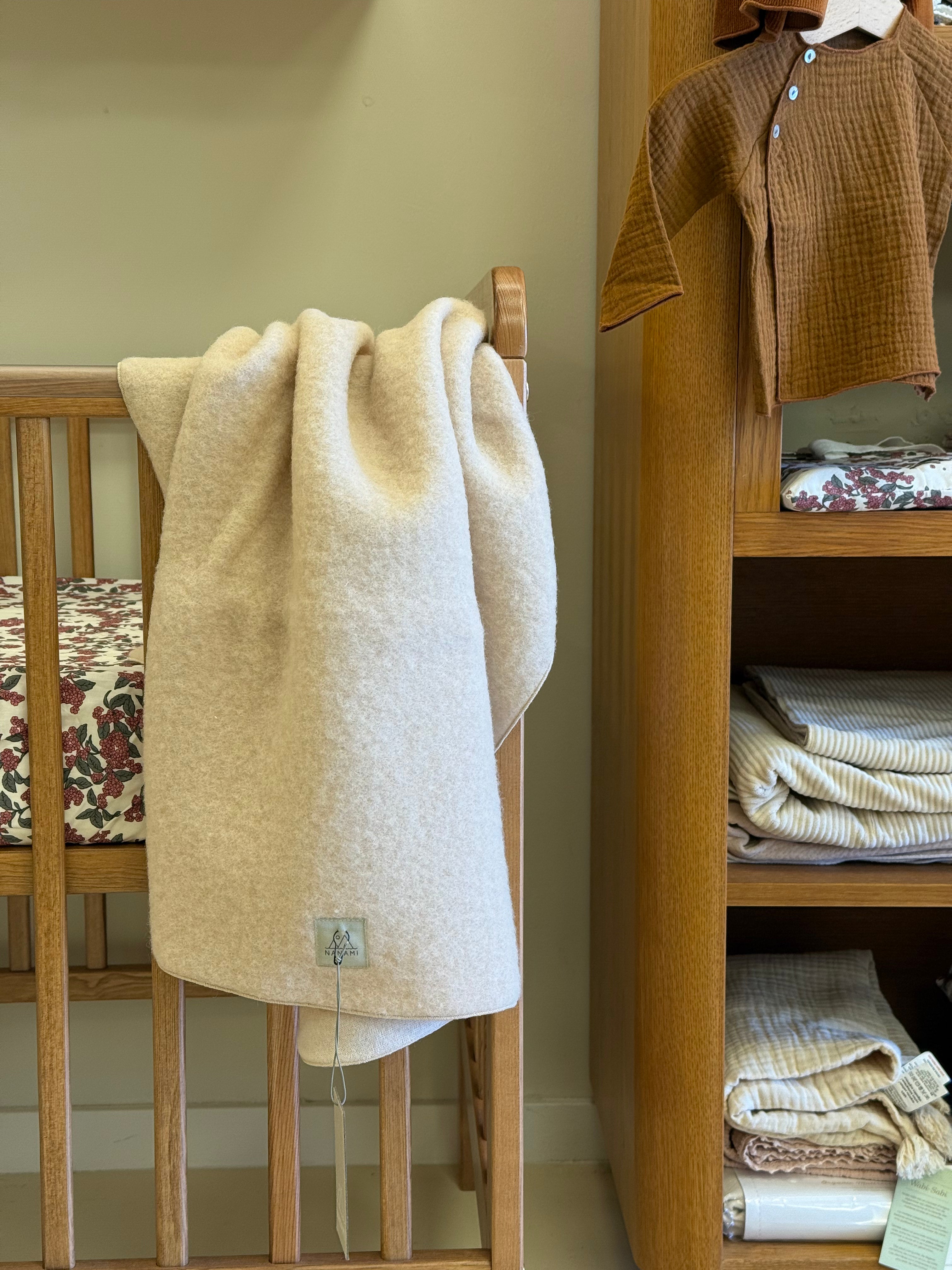 Bebek yün battaniye