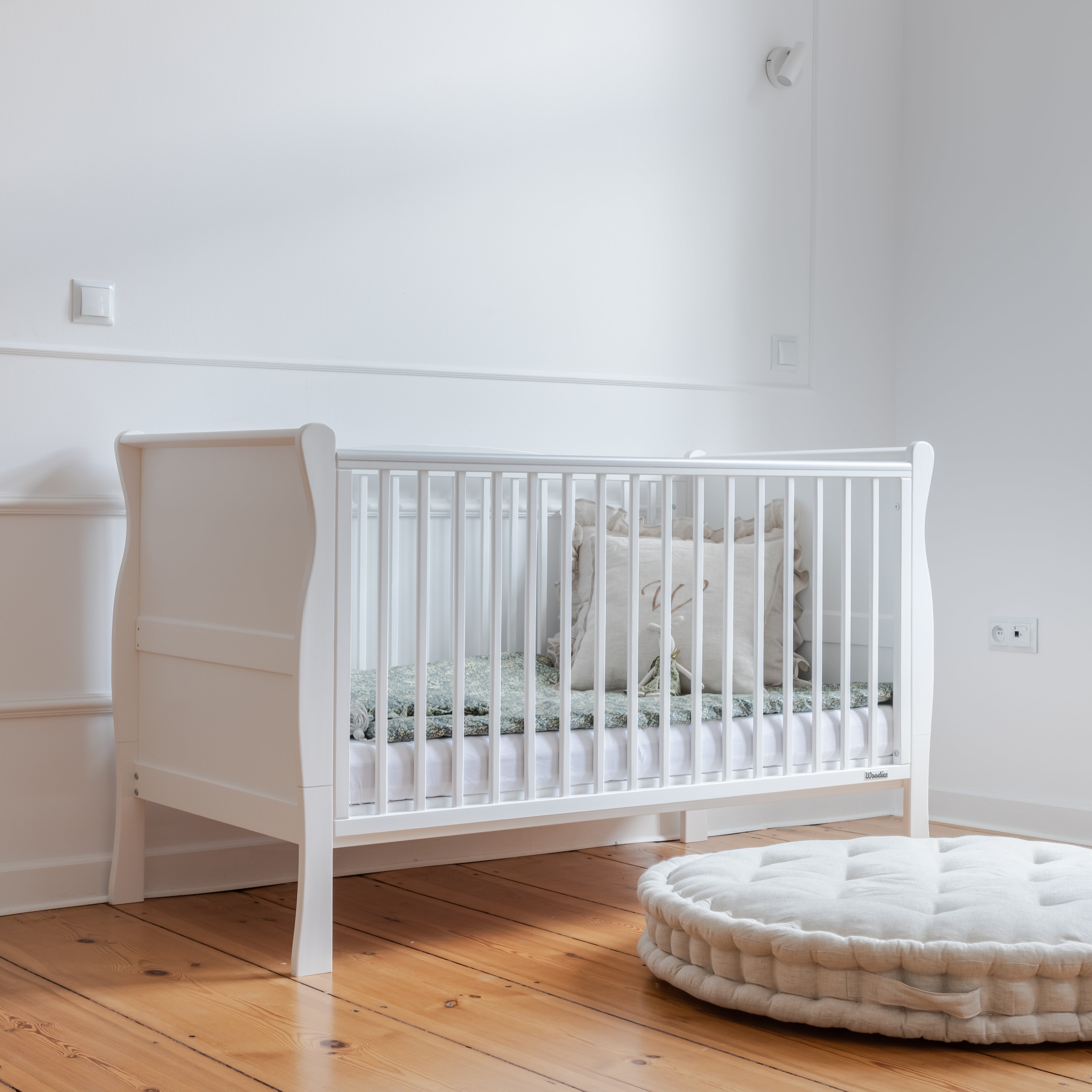 Woodies Woodies Noble White 2 in 1 Cot Bed + Mattress + Day Bed Side (140cm)  - Hola BB