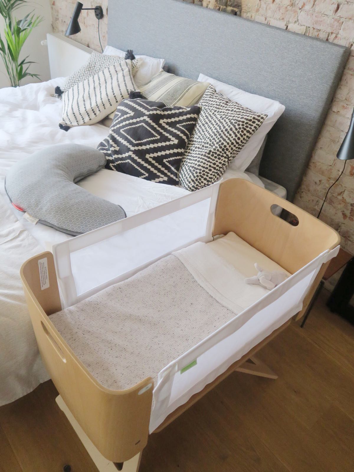 Bednest Bedside crib - including natural mattress  - Hola BB